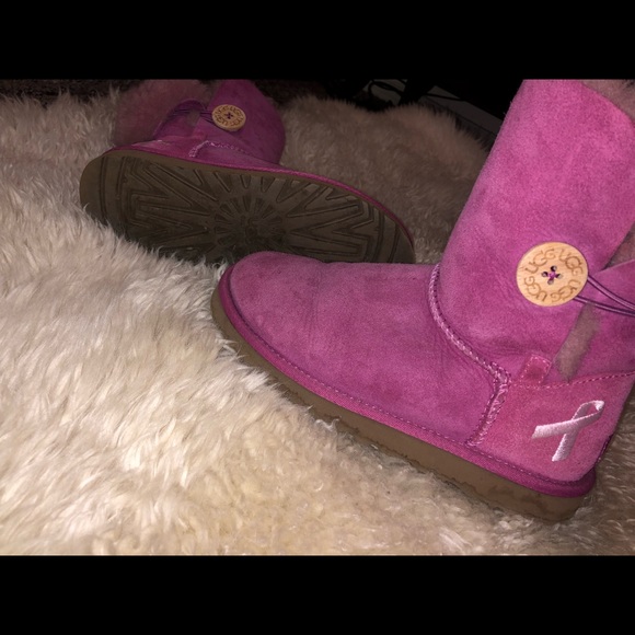 UGGs - Picture 2 of 4